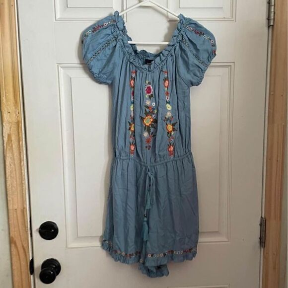 embroidered floral romper size large - Picture 1 of 6
